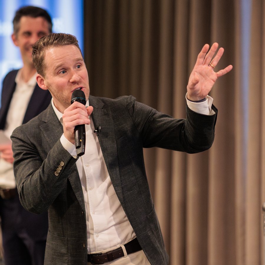 Shiva Verstappen spreekt op een evenement